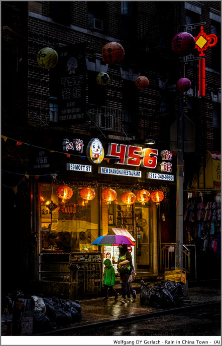 Wolfgang DY Gerlach - Rain in China Town -  (A)