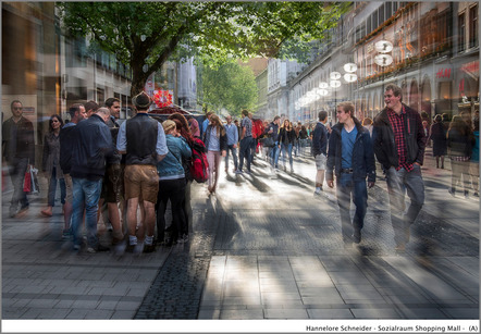 Hannelore Schneider - Sozialraum Shopping Mall -  (A)